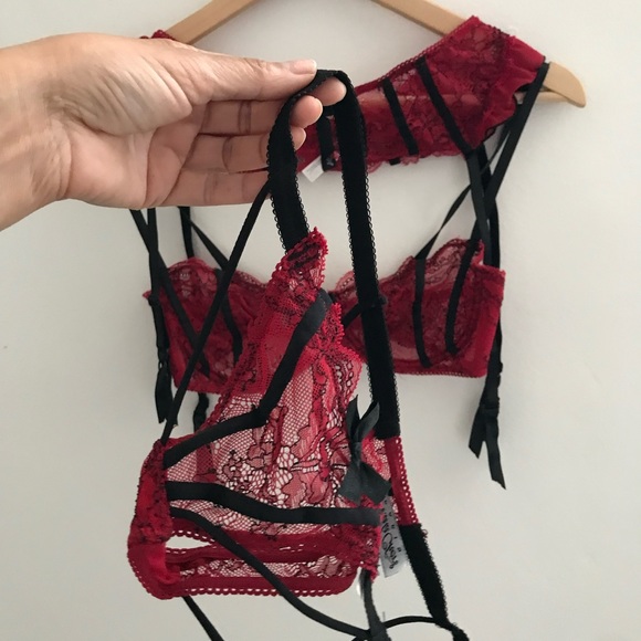 Red and Black Sheer Ooh La La Cheri Bra and Garter Set 3 Piece 34D - Picture 5 of 9